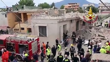 مقتل طفلين وأمهما في انهيار مبنى بنابولي جراء انفجار في أنابيب الغاز