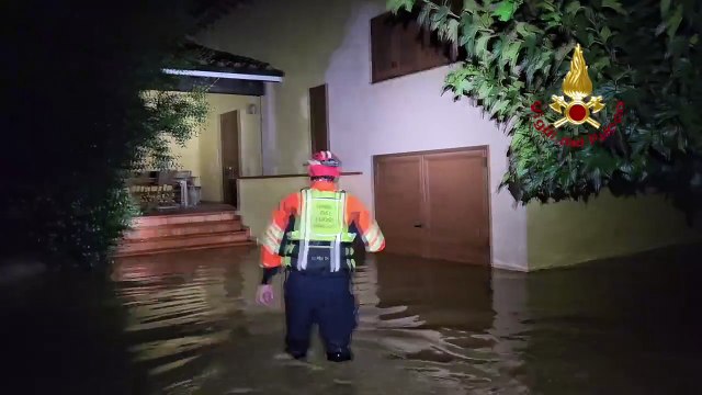 Bimbo di 5 mesi e la nonna dispersi nel pisano dopo la piena del torrente Sterza