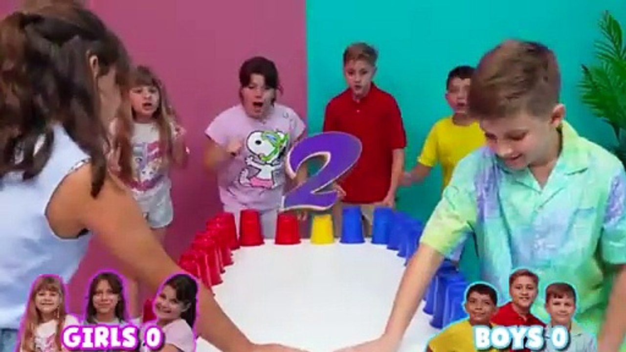 BOYS_vs._GIRLS_CHALLENGE_with_Diana_and_Roma(360p)