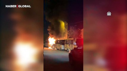 Park halindeki midibüs yandı