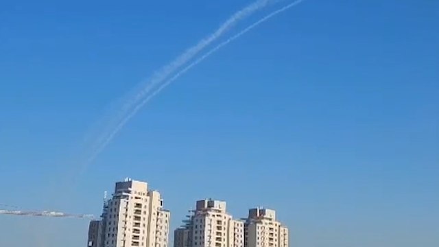 Lübnan’ın güneyinden İsrail’in Hayfa kenti çevresine atılan roketler ‘Demir Kubbe’ tarafından imha edildi