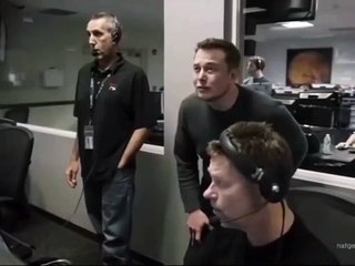 Regardez l’émotion d’Elon Musk lorsque Falcon 9 atterris avec succès pour la première fois sur la terre…