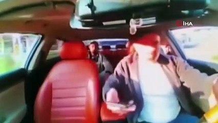 O anlar güvenlik kamerasında! Müşteri olarak bindiği taksiciyi öldürdü