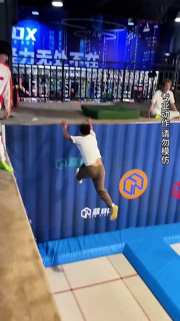 Four people perform four movements 666. Please do not imitate professional movements. Douyin Intern.