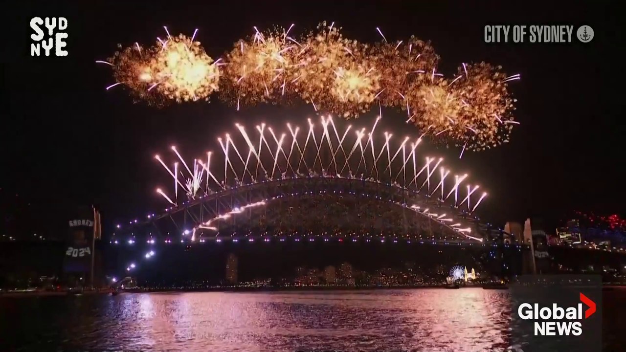 New Year s 2024_ Sydney, Australia puts on stunning fireworks show