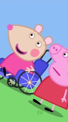 A Helping Hand! #shorts #peppapig