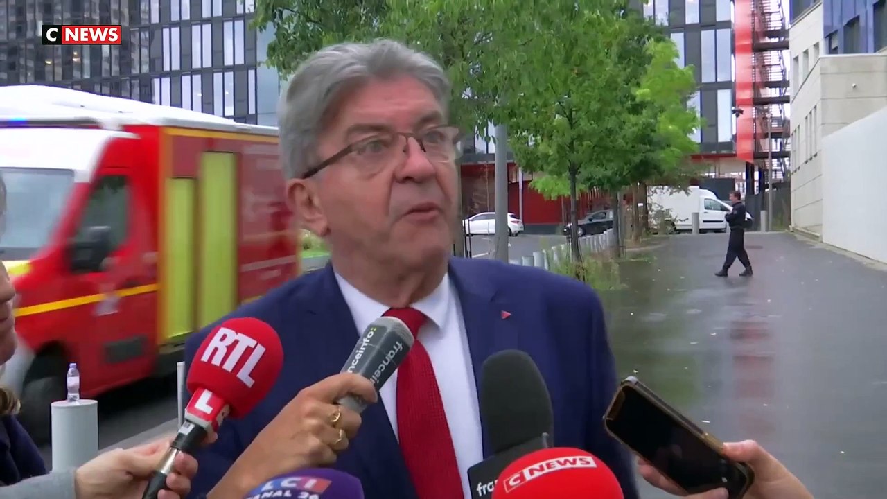 Jean-Luc Mélenchon prend la défense du député LFI Raphaël Arnault, visé par une plainte du nouveau ministre de l’Intérieur Bruno Retailleau : "La France est-elle encore un endroit où la parole est libre ?"