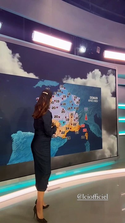 Tatiana Silva, enceinte, affiche son ventre rond lors de la présentation de la météo sur LCI.