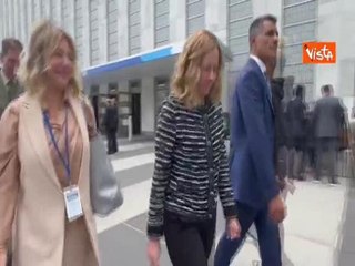 Descargar video: Meloni esce dal palazzo di vetro dell'Onu. La premier è a New York per l'Assemblea Generale