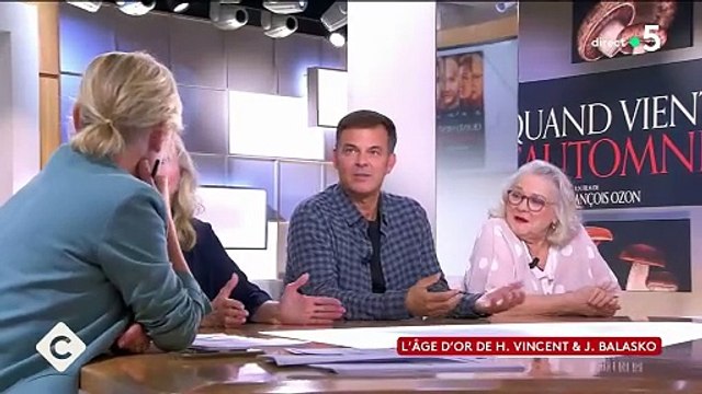 Josiane Balasko parle de la chirurgie esthétique dans C à Vous .