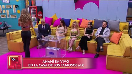 Anahi invade reality show e vive situação inusitada