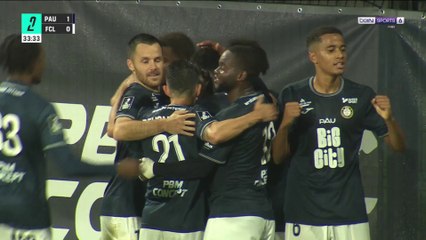 Ligue 2 : A dix pendant plus d'une mi-temps, Lorient cale à Pau
