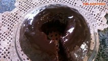Bolo de chocolate com cobertura de brigadeiro