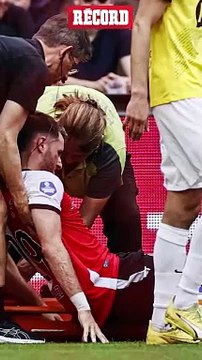 Santiago Giménez se perderá la Champions por LESIÓN