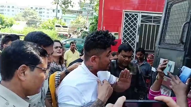 'সারপ্রাইজ পার্টি!' শিলিগুড়ির গেস্ট হাউসে কি হল! ভয়াবহ অভিজ্ঞতা,নাকি অন্য রহস্য! দেখুন