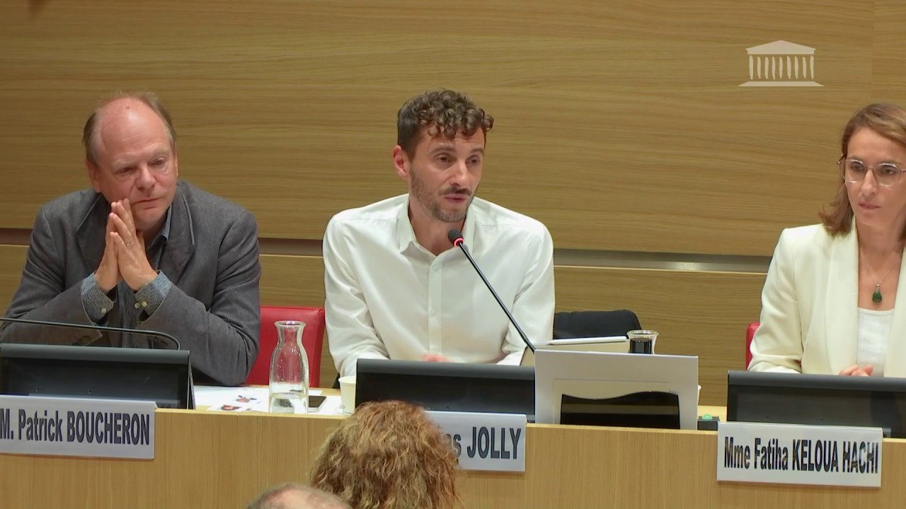 Cérémonie d'ouverture des JO: Thomas Jolly a voulu "montrer une France diverse et plurielle qui existe"