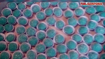 Brigadeiro azul de tutti frutti