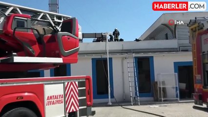 Balık Pazarı'nda Yangın: İtfaiye Ekipleri Hızla Müdahale Etti