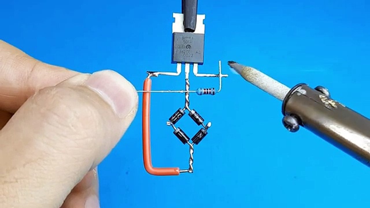 An extraordinary automatic light control circuit