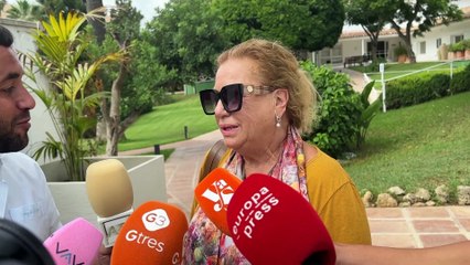 Elia Muñoz retoma la normalidad tras la incineración de Julián Muñoz