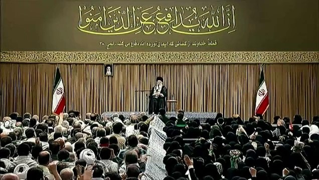 خامنئي يؤكد أن الهجمات على حزب الله لن تخضعه