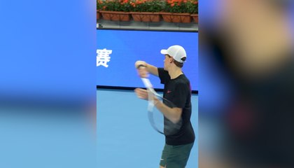 Jannik Sinner a caccia di conferme: primi allenamenti sul cemento di Pechino