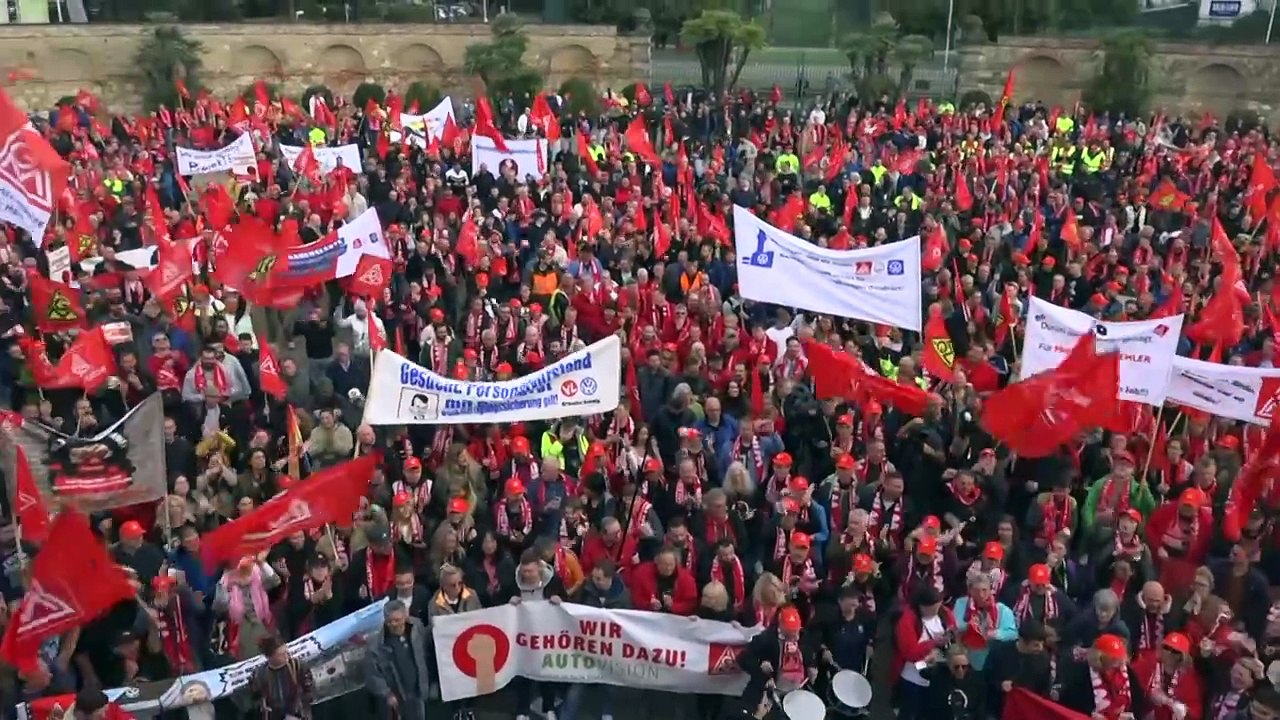 Vw-tarifgespräche: beschäftigte zeigen sich kämpferisch