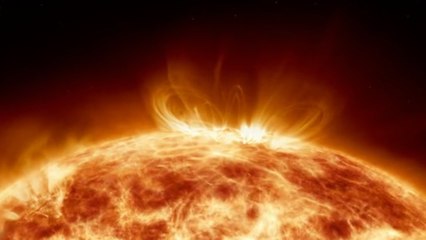 Earth to Be Hit by Solar Storm Tomorrow! Stunning Auroras Expected