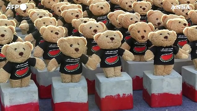 Doha, 15mila orsacchiotti esposti in memoria dei bambini uccisi a Gaza
