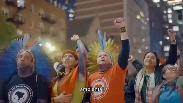Imagens de Gilmar Mendes são projetadas em Nova York para cobrar revogação do marco temporal das terras indígenas