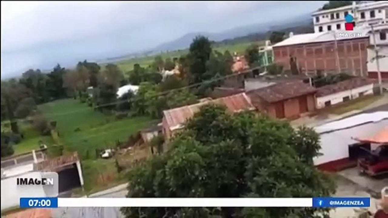 Quema de vehículos y bloqueos carreteros en Michoacán