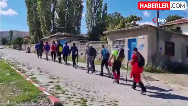 Kırşehirli Dağcılar Neşet Ertaş'ı Gönül Dağı'nda Andı