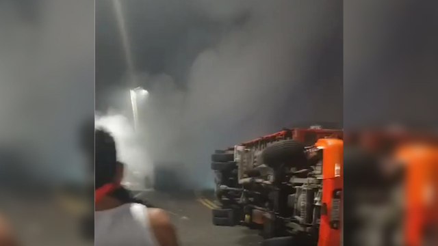 Camión que transportaba químicos volcó en la vía Buga - Buenaventura