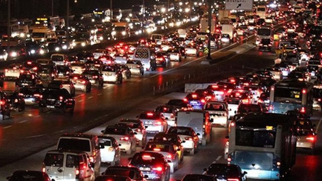 Galatasaray PAOK maçı öncesi İstanbul'da trafik kilitlendi