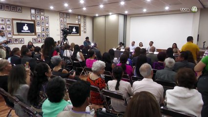 Dan reconocimiento a 32 profesionales por su labor social