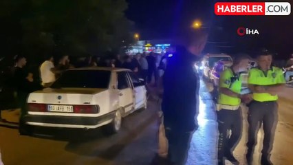 Video herunterladen: Tofaş Hurdaya Döndü: Tokat'ta Kamyonetle Çarpışma