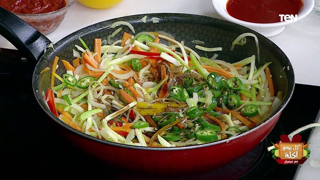 طريقة عمل سلطة التفاح بالأفوكادو شيش بالصويا صوص مع الشيف فيفيان فريد | كل يوم أكلة