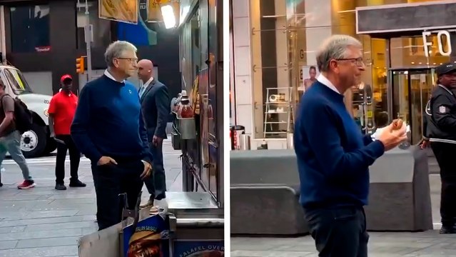 Bill Gates se hace viral tras ser captado consumiendo comida callejera en Nueva York