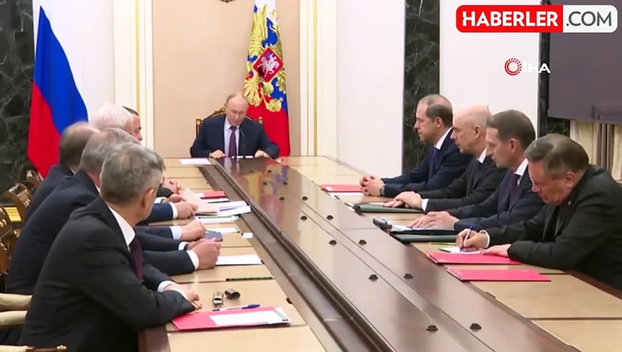 Putin'den Batı'ya Nükleer Silah Uyarısı