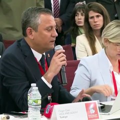 Özgür Özel 'işgal' sözleri sonrası salonu terk etti