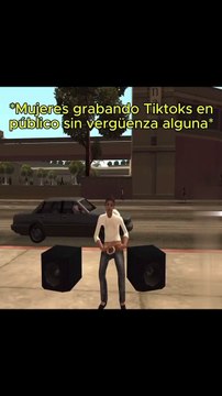 mujeres grabando tik toks vs hombres