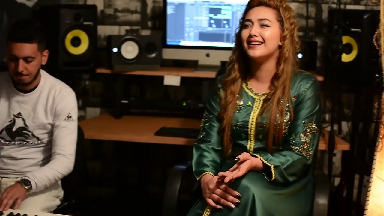 Najwa Farouk - Nti sbabi   Mazal mazal cover piano نجوى فاروق