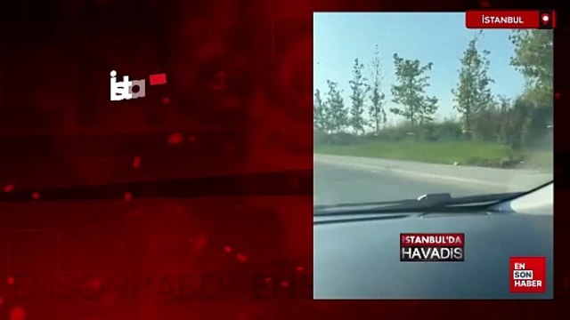 İstanbul'da trafikten kaçmak için kaldırıma çıkan sürücü