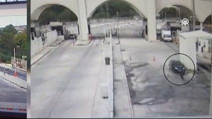 Sınır kapısında polise satırla saldıran Yunan sürücü tutuklandı