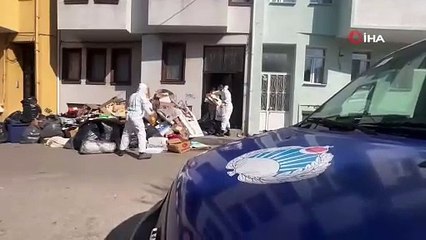 Bursa’da bir apartmandan 5 kamyon çöp çıktı