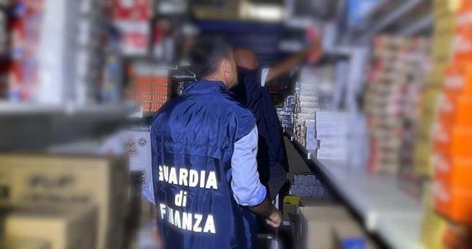 50 milioni di sigarette elettroniche e prodotti da fumo sequestrati in deposito illegale (26.09.24)