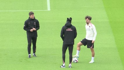 PSG - Vitinha, diminué, s'entraîne à l'écart du groupe