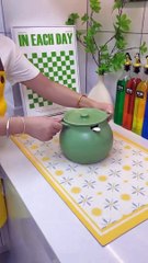 High temperature resistant ceramic oil jar