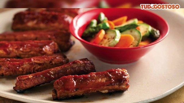 Costelinha de porco ao molho barbecue