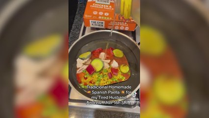 Graban cómo hacen una paella precocinada en el extranjero: no apto para corazones sensibles